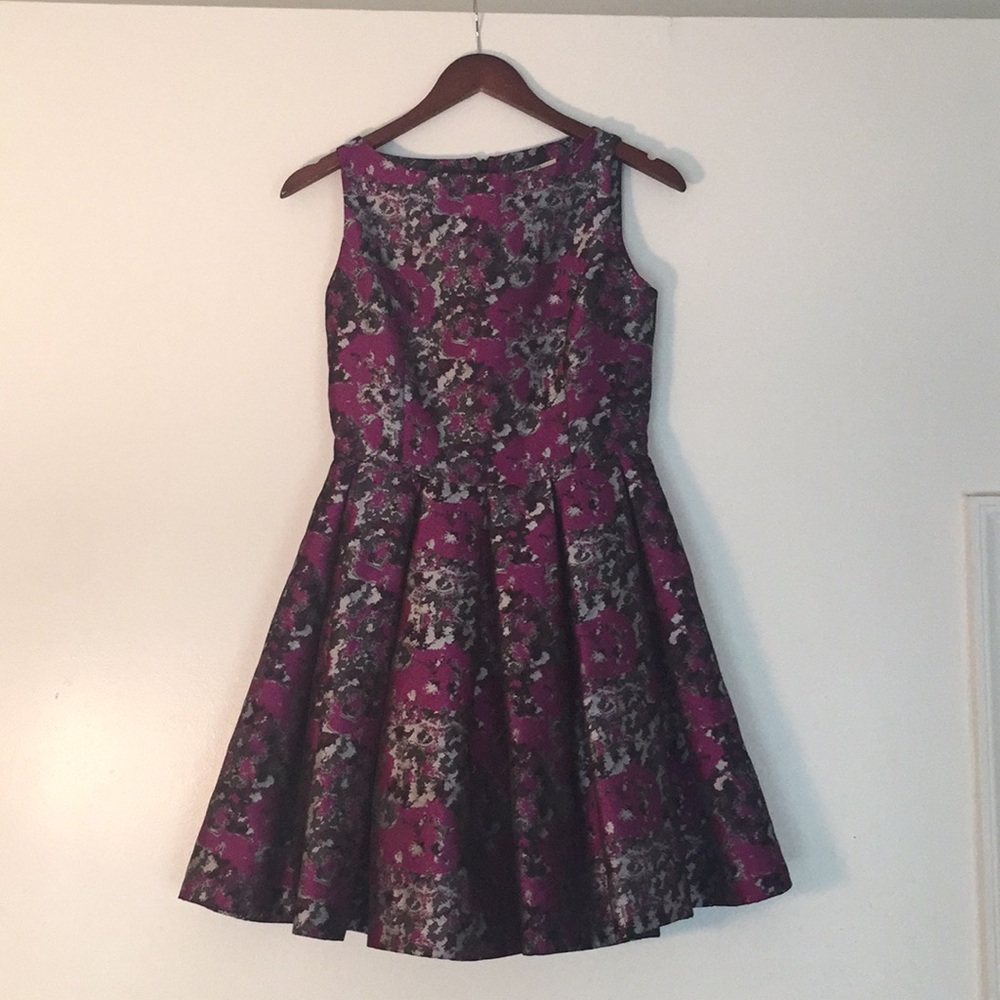 BB Dakota sleeveless party dress